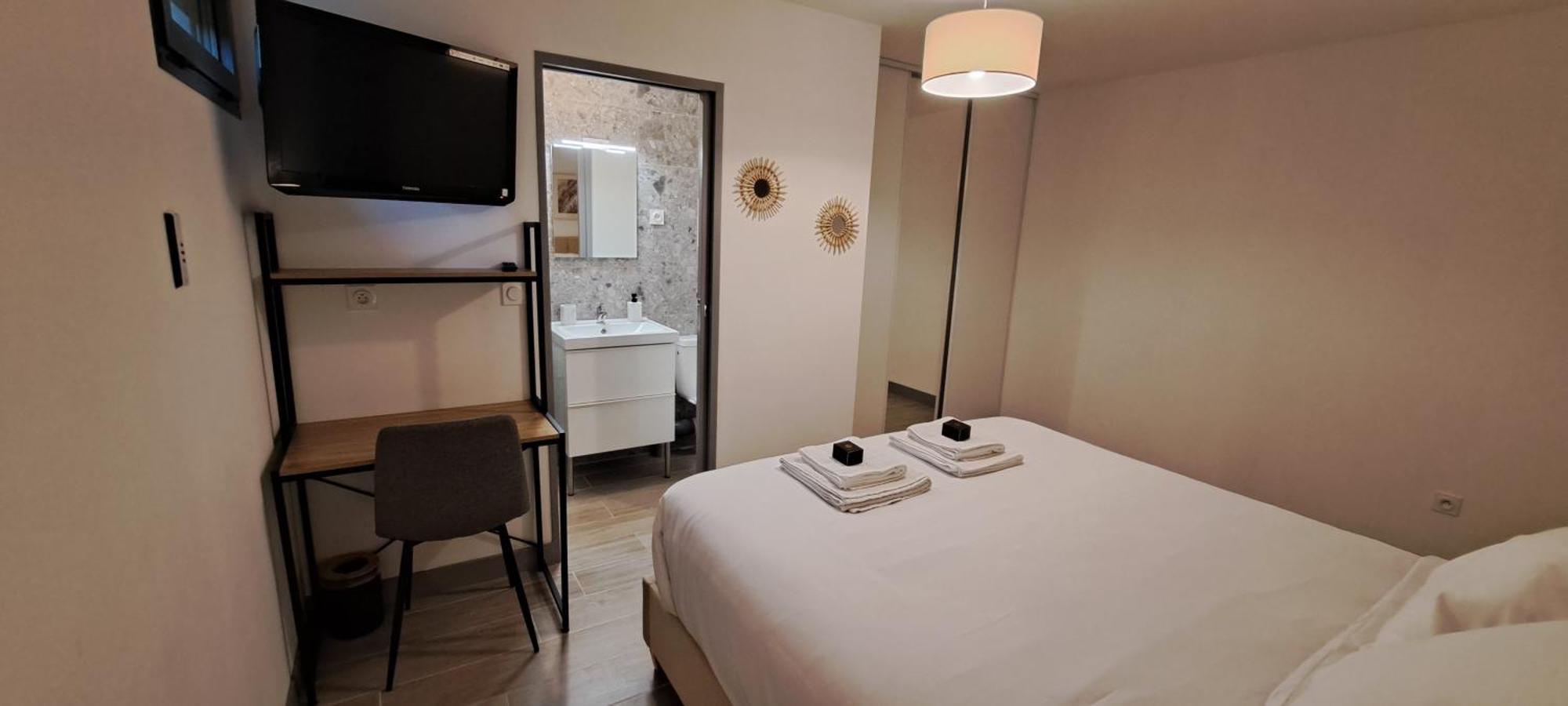 Pacific Green-80m2-clime-2 Big Suites-parking Prive 2 Cars-jardin-confort Hébergement de vacances Chalifert